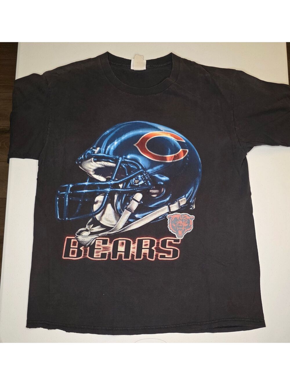 Vintage NFL Chicago Bears Big Helmet Tee